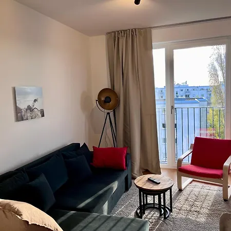 Modern Near Airport شقة شونيفيلد